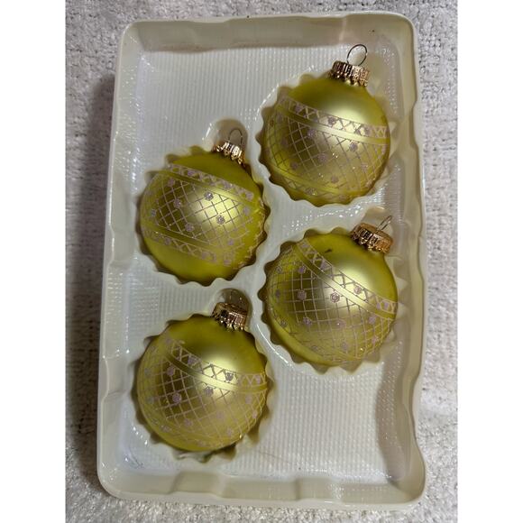 Vintage Krebs Victorian Style Glass Tree Ornaments Set of 4 - Picture 3 of 4